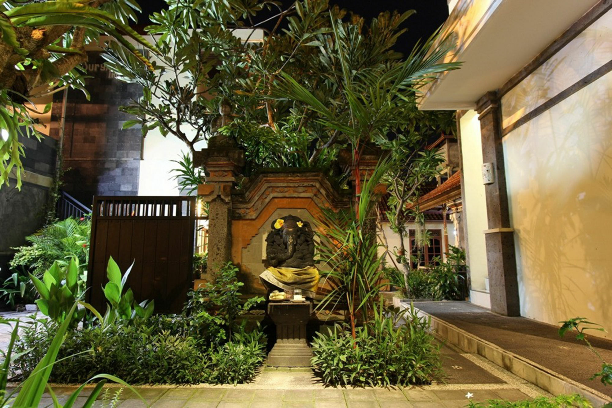 Surya Inn Kuta Lombok Εξωτερικό φωτογραφία