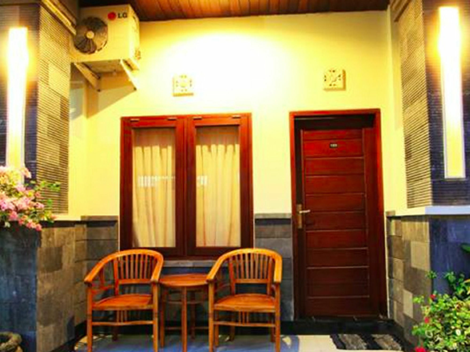Surya Inn Kuta Lombok Εξωτερικό φωτογραφία